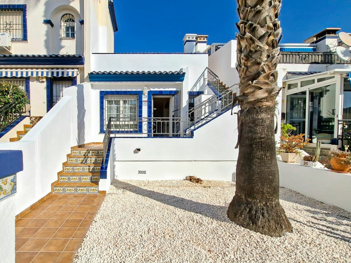 2-bedroom House In Orihuela Costa, Spain (63 M²)