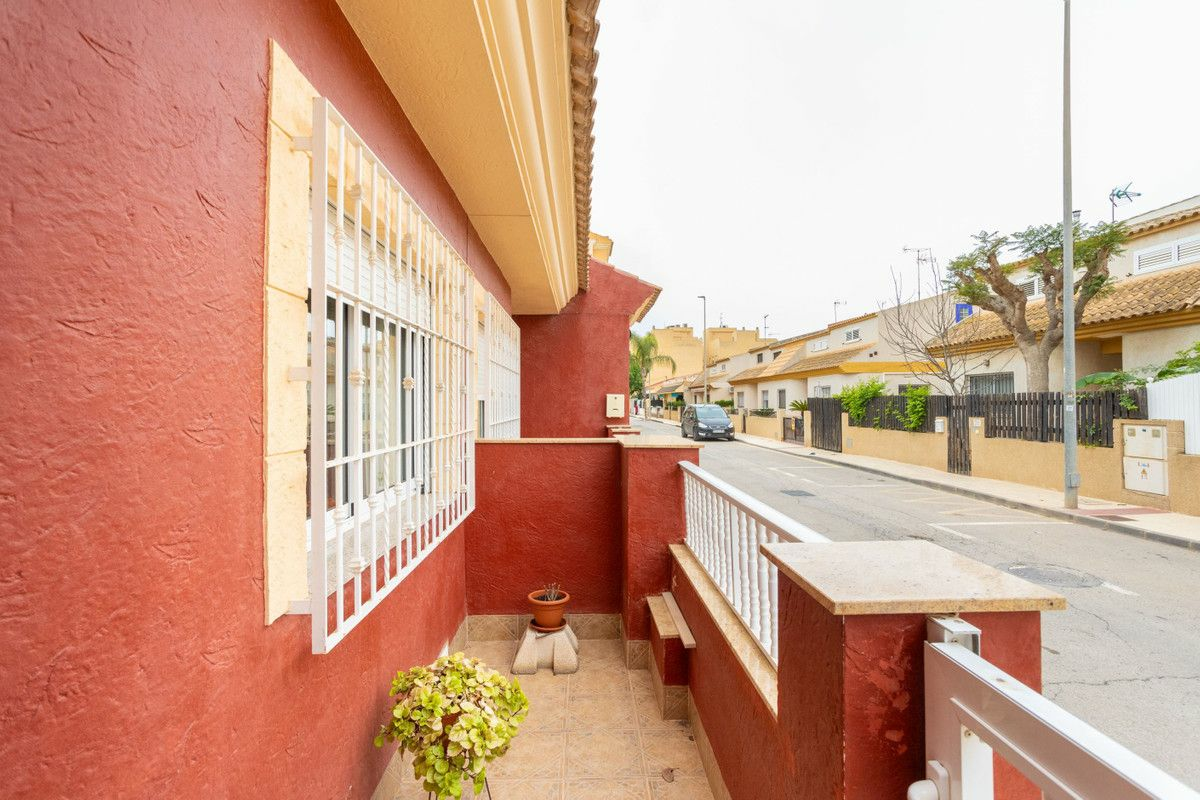 4-bedroom House In Los Alcázares, Spain (178 M²)