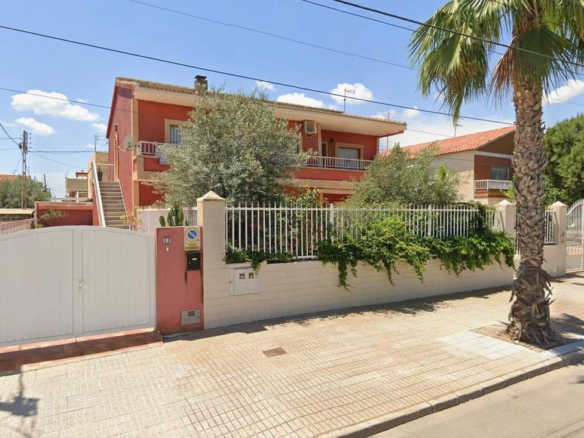 4-bedroom Apartment In Los Alcázares, Spain (145 M²)