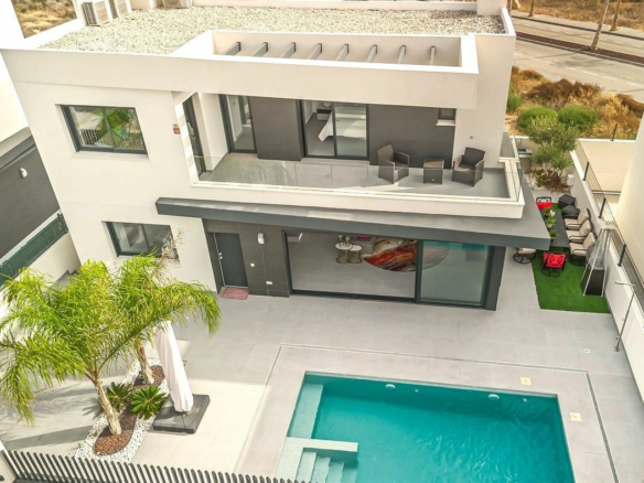 Villa In Algorfa