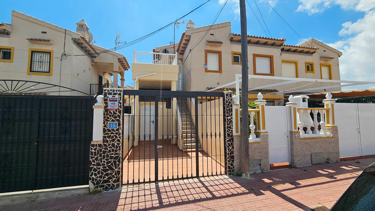 2-bedroom Villa In Orihuela Costa, Spain (52 M²)