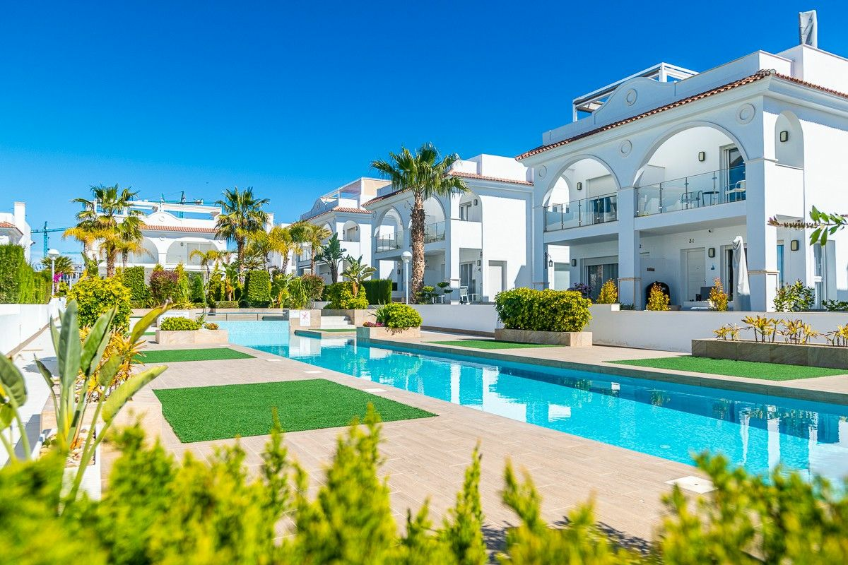 2-bedroom Villa In Rojales, Spain (134 M²)