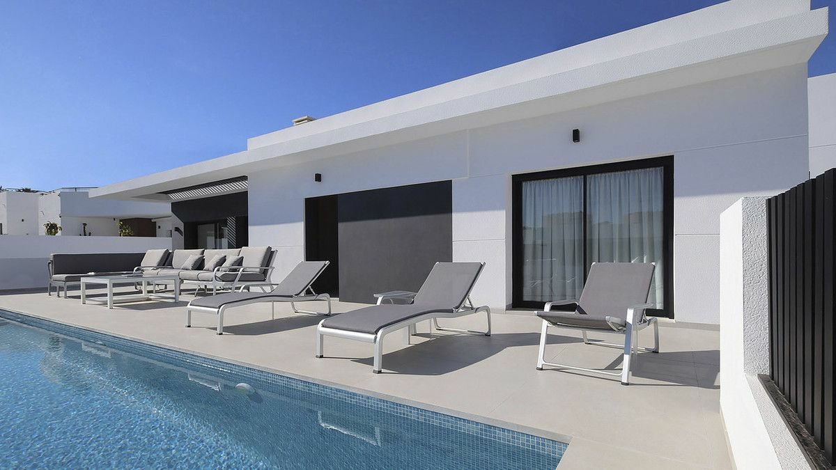 4-bedroom Villa In Rojales, Spain (265 M²)