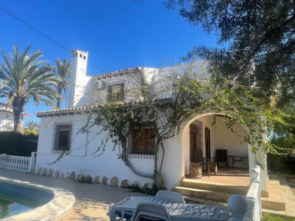 4-bedroom Villa In Cabo Roig, Spain (180 M²)
