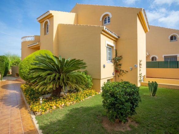 3-bedroom Villa In Cartagena, Spain (138 M²)
