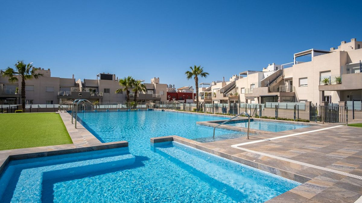 3-bedroom Apartment In Torrevieja, Spain (78 M²)