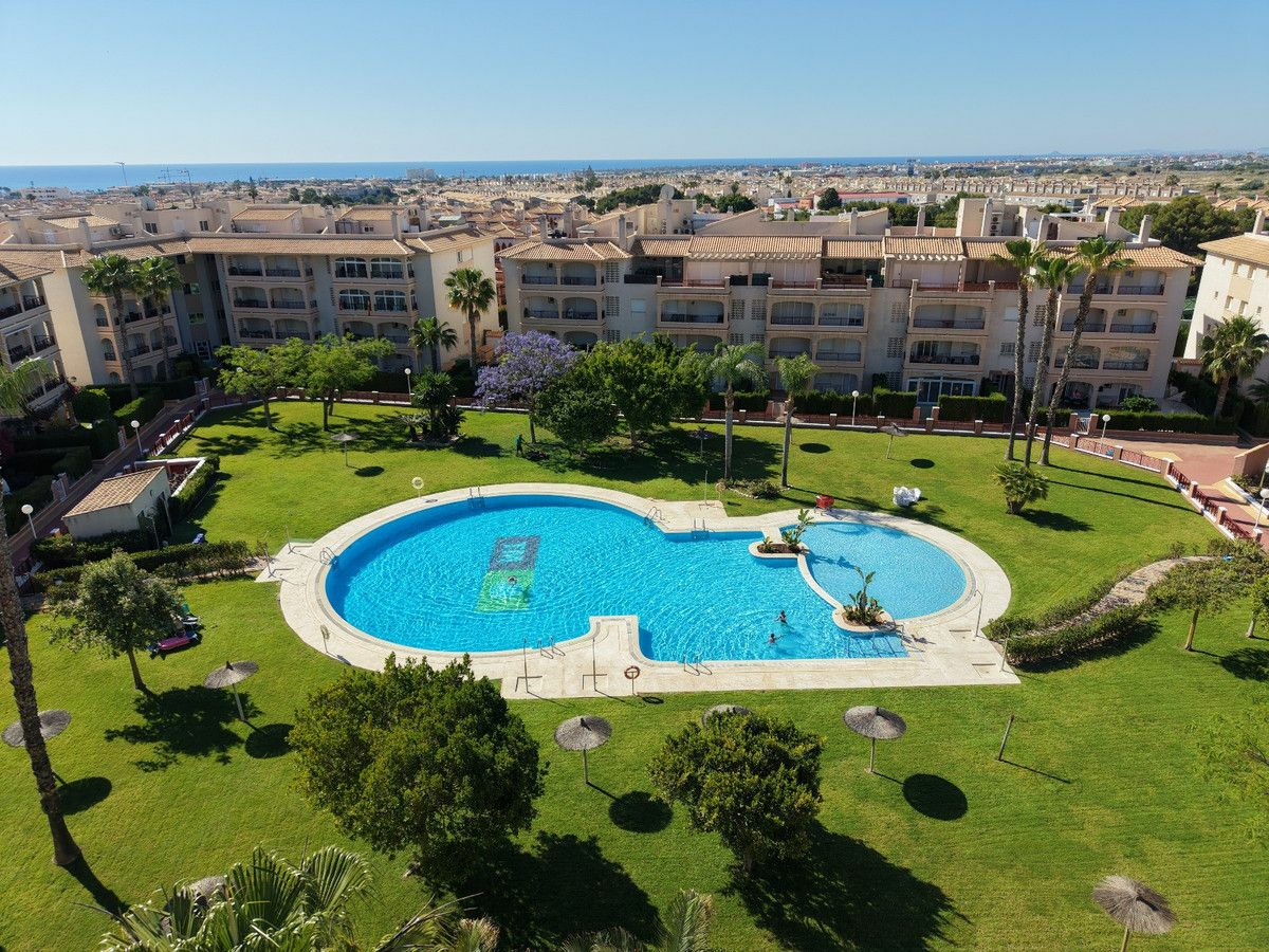 3-bedroom Apartment In Orihuela Costa, Spain (81 M²)