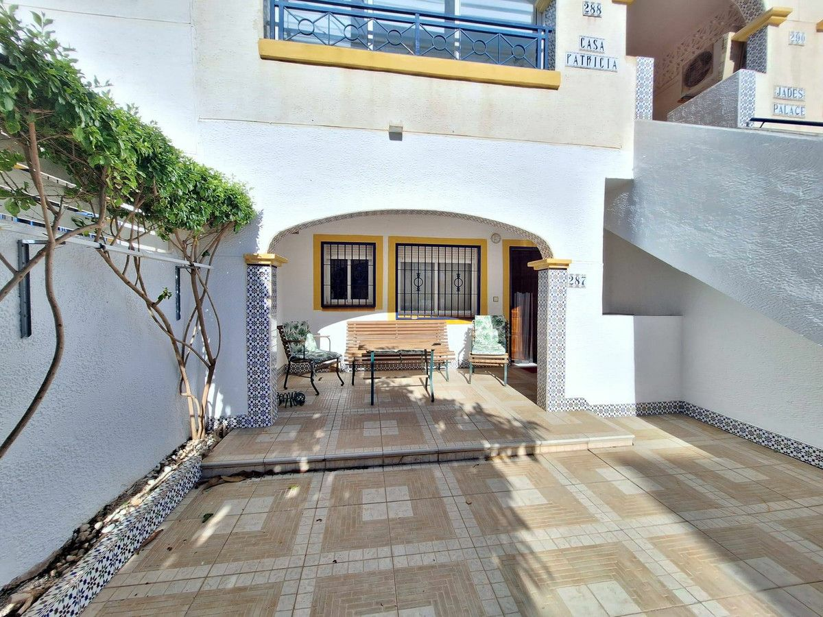 2-bedroom Apartment In Gran Alacant, Spain (75 M²)