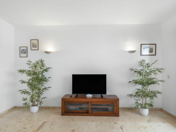 2-bedroom Apartment In Orihuela Costa, Spain (84 M²)