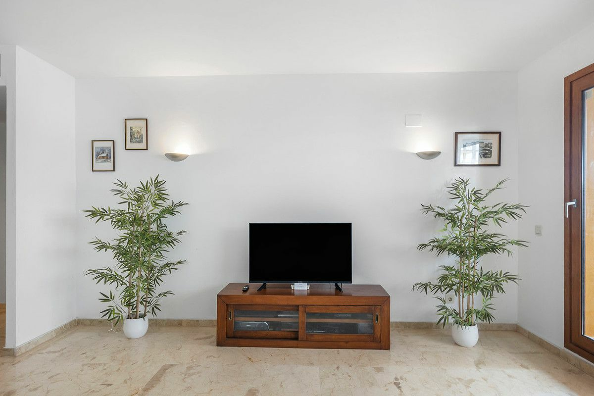 2-bedroom Apartment In Orihuela Costa, Spain (84 M²)