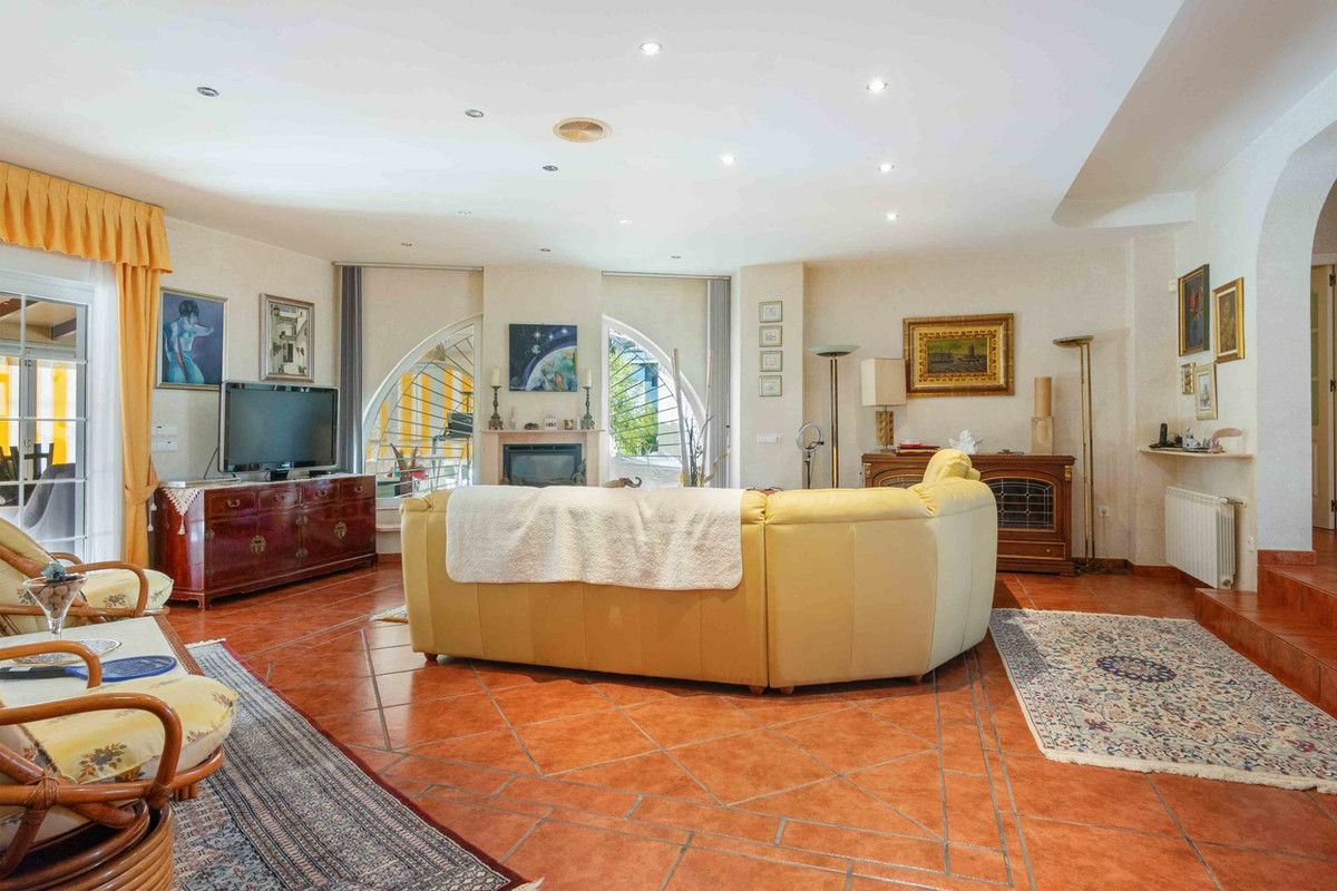 3-bedroom Villa In Cabo Roig, Spain (340 M²)
