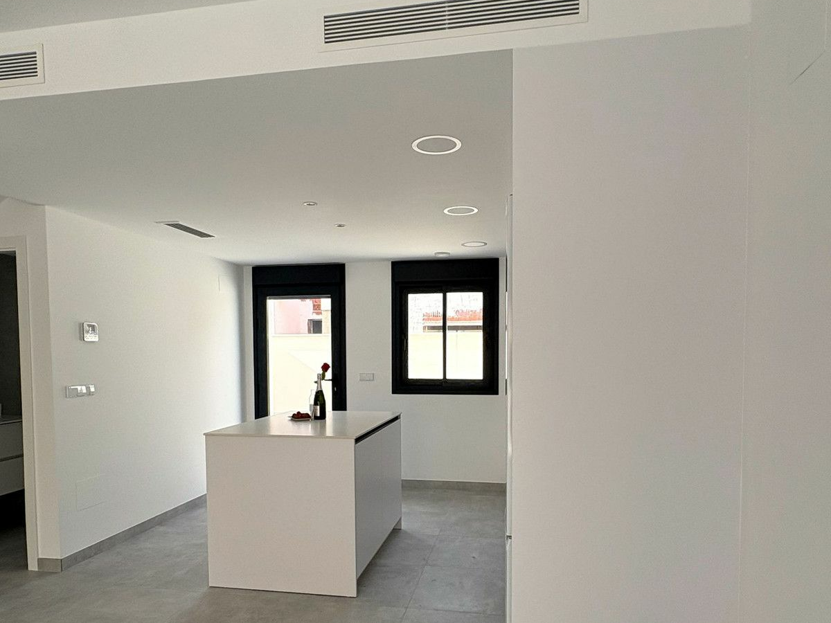 2-bedroom House In Cox, Spain (81 M²)