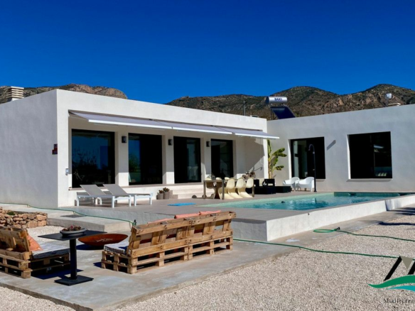 3-bedroom Villa In Hondon De Las Nieves, Spain (165 M²)