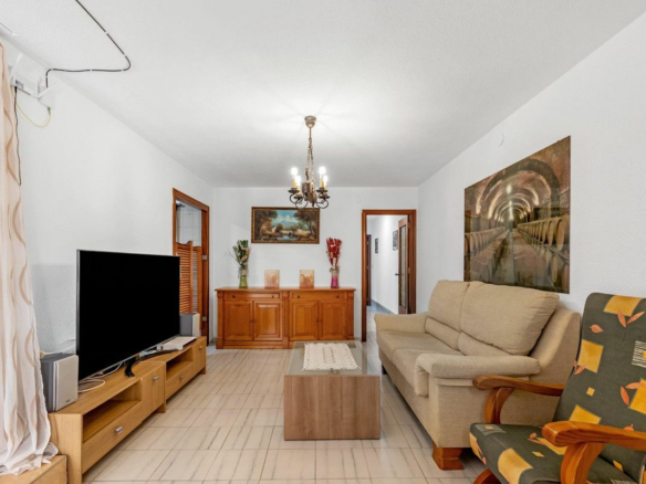 3-bedroom Villa In Torrevieja, Spain (77 M²)