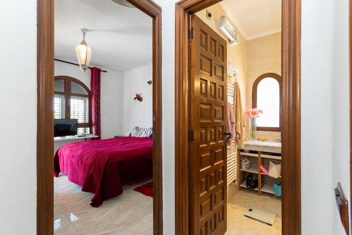 4-bedroom Villa In Orihuela Costa, Spain (150 M²)