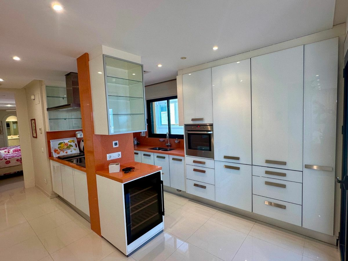2-bedroom Apartment In Guardamar Del Segura, Spain (160 M²)