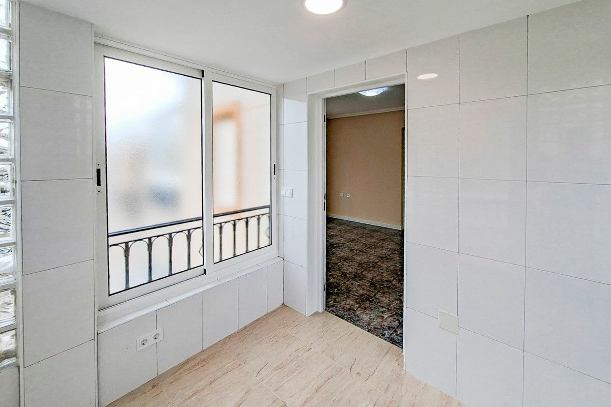 2-bedroom Villa In Torrevieja, Spain (51 M²)