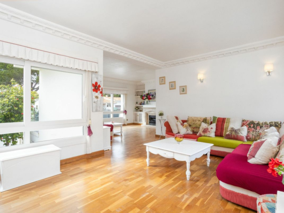 8-bedroom Villa In Orihuela Costa, Spain (446 M²)