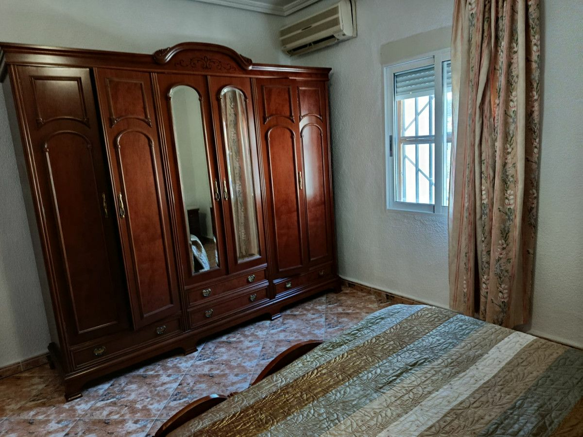2-10-4c0ce4 Villa In Elche