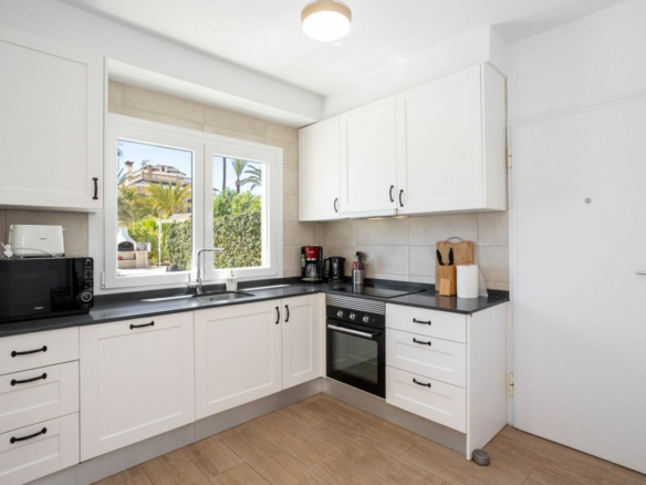 3-bedroom Villa In Orihuela Costa, Spain (94 M²)