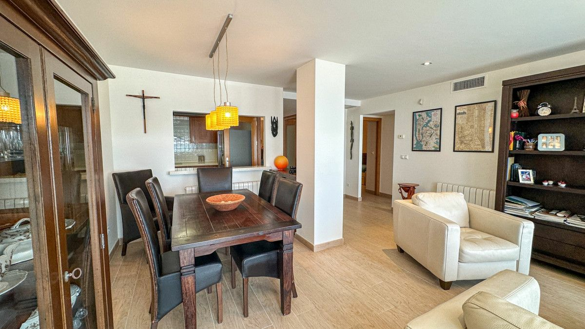 4-bedroom Apartment In Torrevieja, Spain (180 M²)