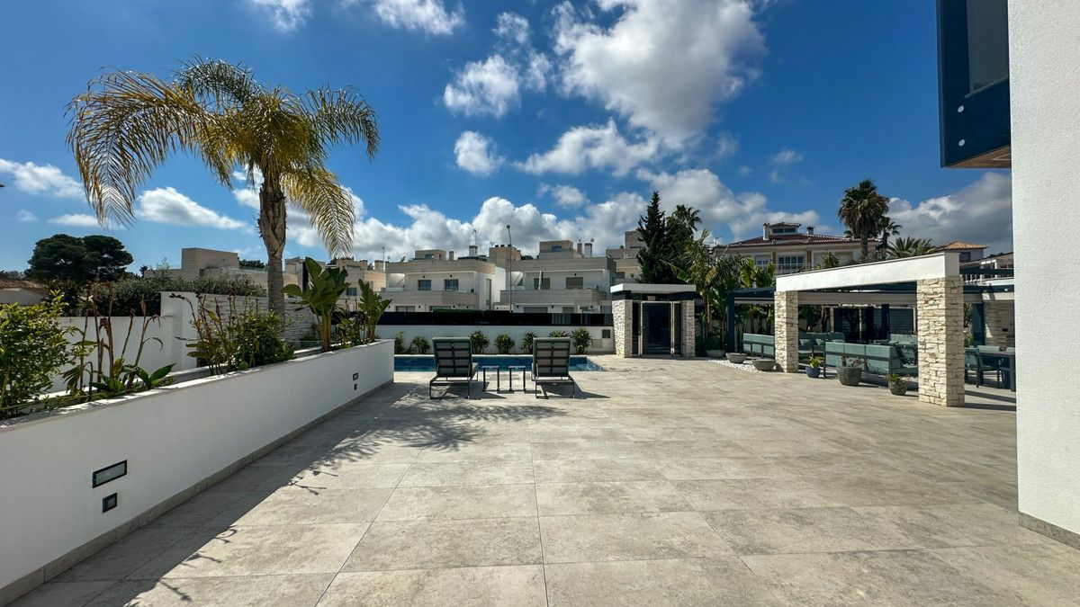 4-bedroom Villa In Orihuela Costa, Spain (527 M²)