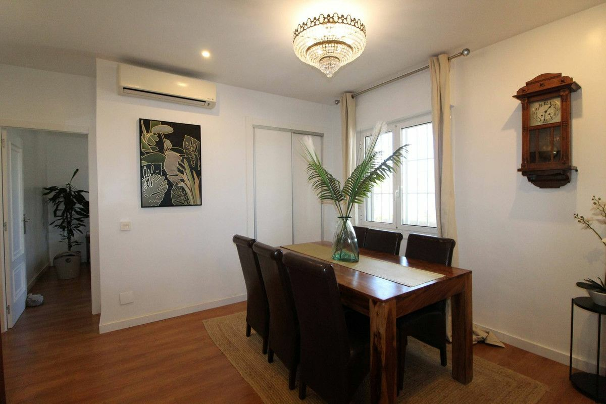 Villa In Elche