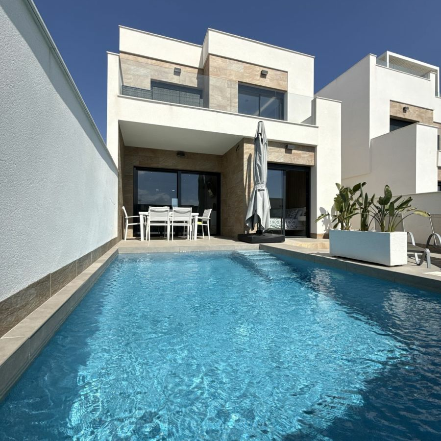 3-bedroom Villa In Los Montesinos, Spain (120 M²)
