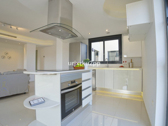 3-bedroom House In Orihuela Costa, Spain (100 M²)