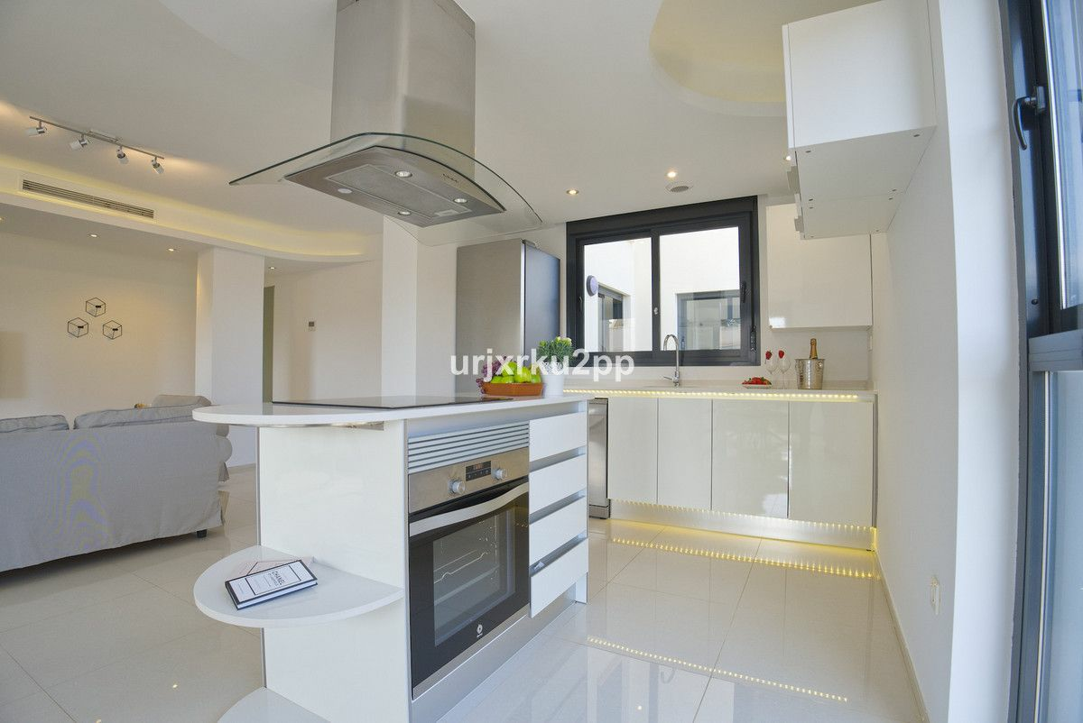 3-bedroom House In Orihuela Costa, Spain (100 M²)