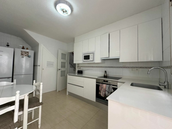 4-bedroom House In Los Alcázares, Spain (82 M²)