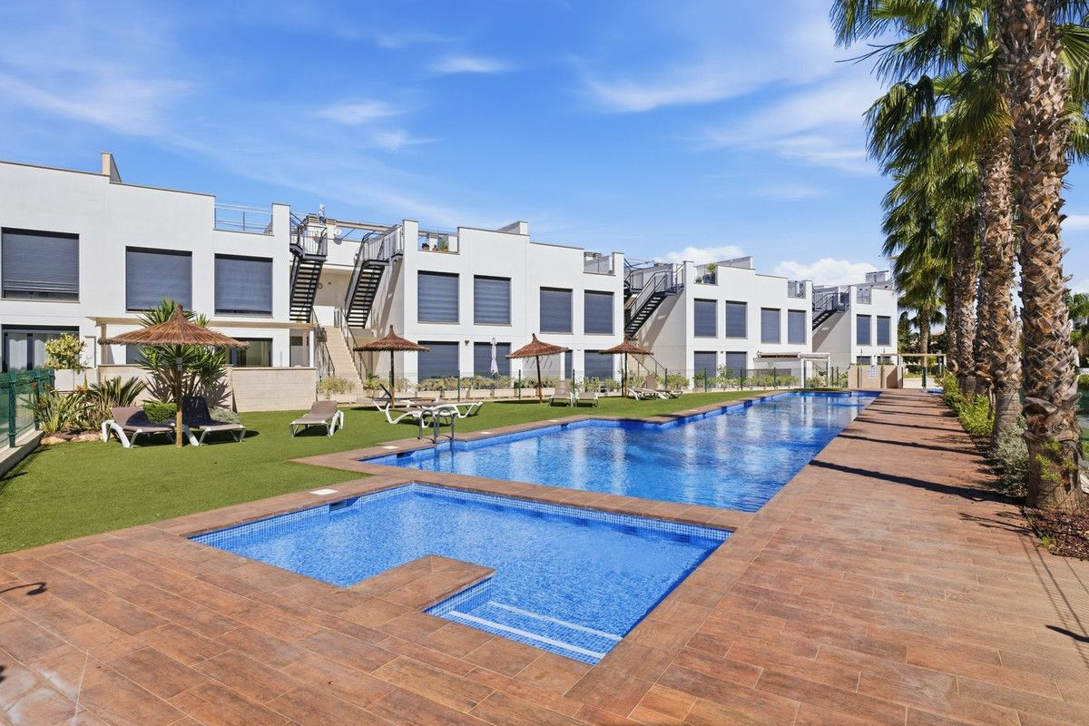 3-bedroom Villa In Orihuela Costa, Spain (99 M²)