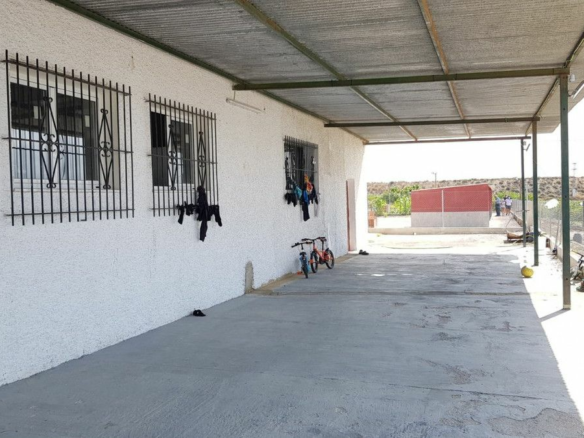 2-bedroom Country House In Los Montesinos, Spain (253 M²)