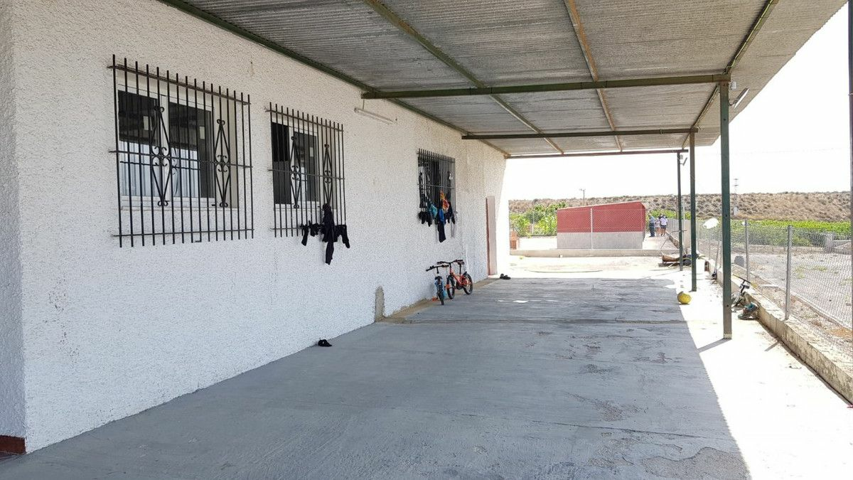 2-bedroom Country House In Los Montesinos, Spain (253 M²)