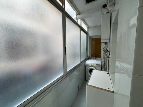 3-bedroom Apartment In Alicante, Spain (89 M²)