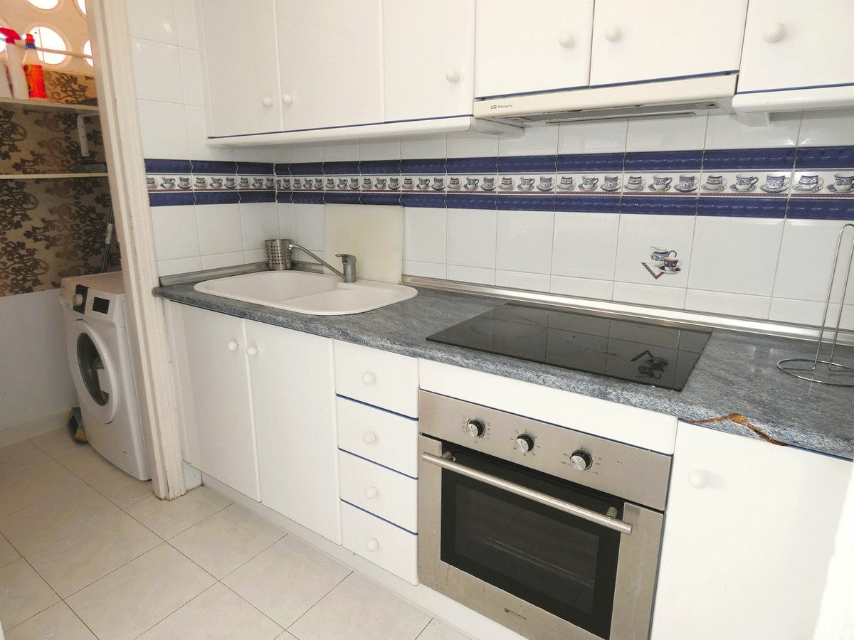 3-bedroom Apartment In Torrevieja, Spain (97 M²)