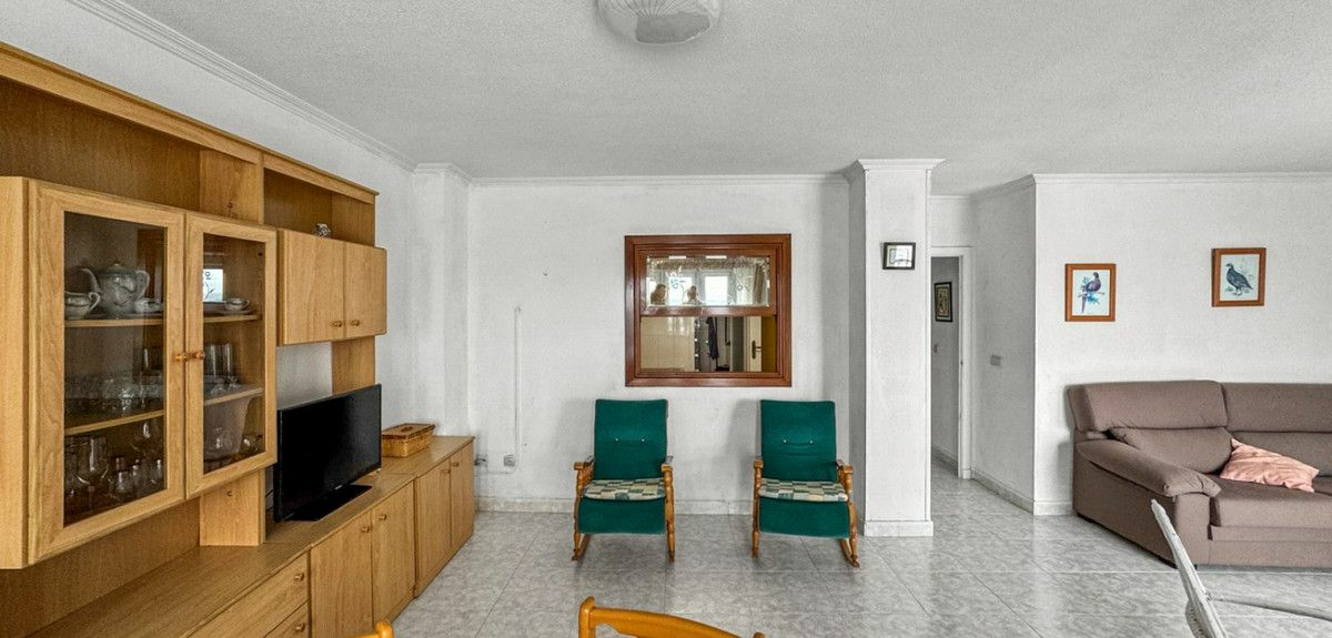 3-bedroom Apartment In Torrevieja, Spain (120 M²)