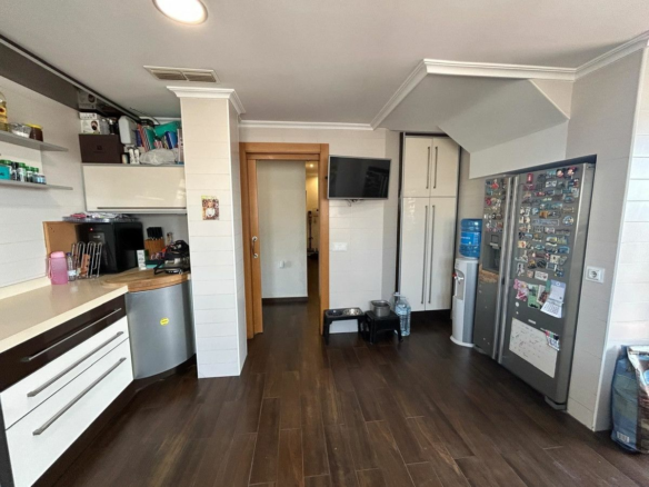 3-bedroom Apartment In Santiago De La Ribera, Spain (180 M²)