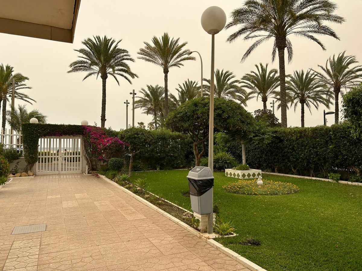 3-bedroom Apartment In Alicante, Spain (117 M²)