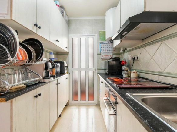 3-bedroom Villa In Torrevieja, Spain (105 M²)