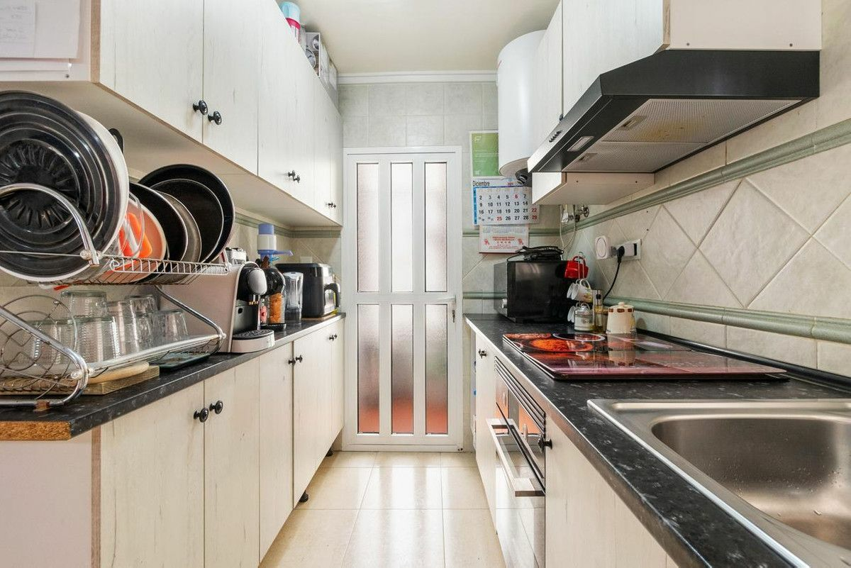 3-bedroom Villa In Torrevieja, Spain (105 M²)