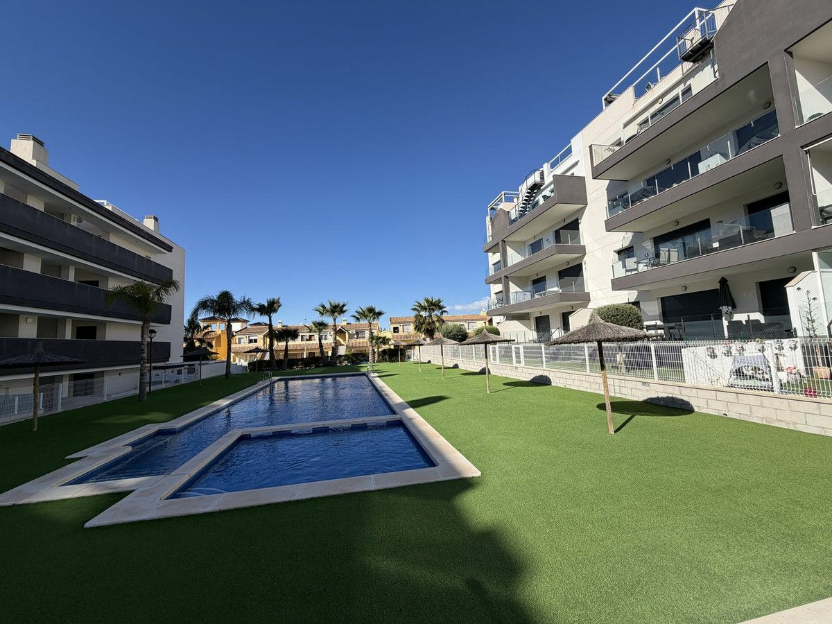 2-bedroom Apartment In Orihuela Costa, Spain (80 M²)