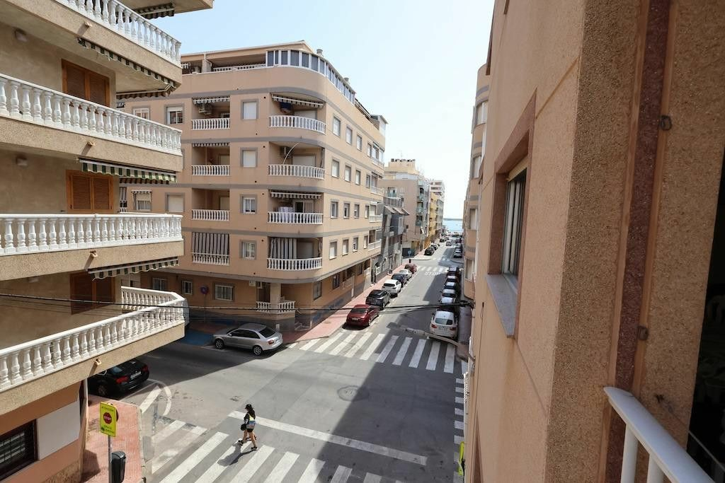 3-bedroom Apartment In Torrevieja, Spain (85 M²)
