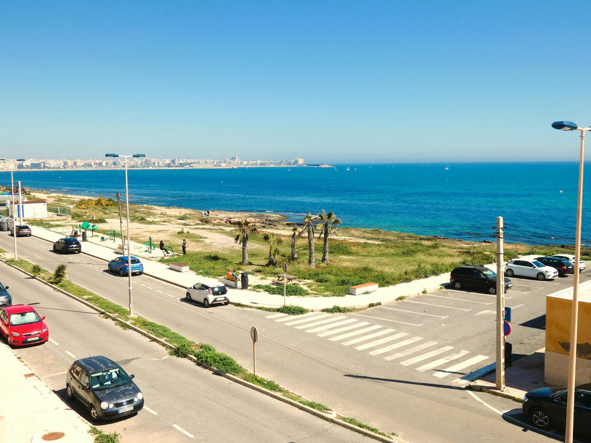 3-bedroom Apartment In Torrevieja, Spain (97 M²)
