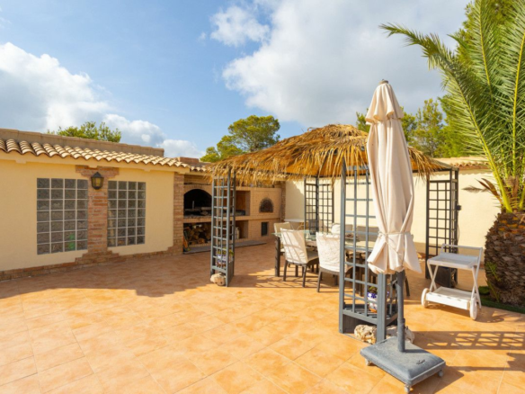 4-bedroom Villa In Orihuela Costa, Spain (271 M²)