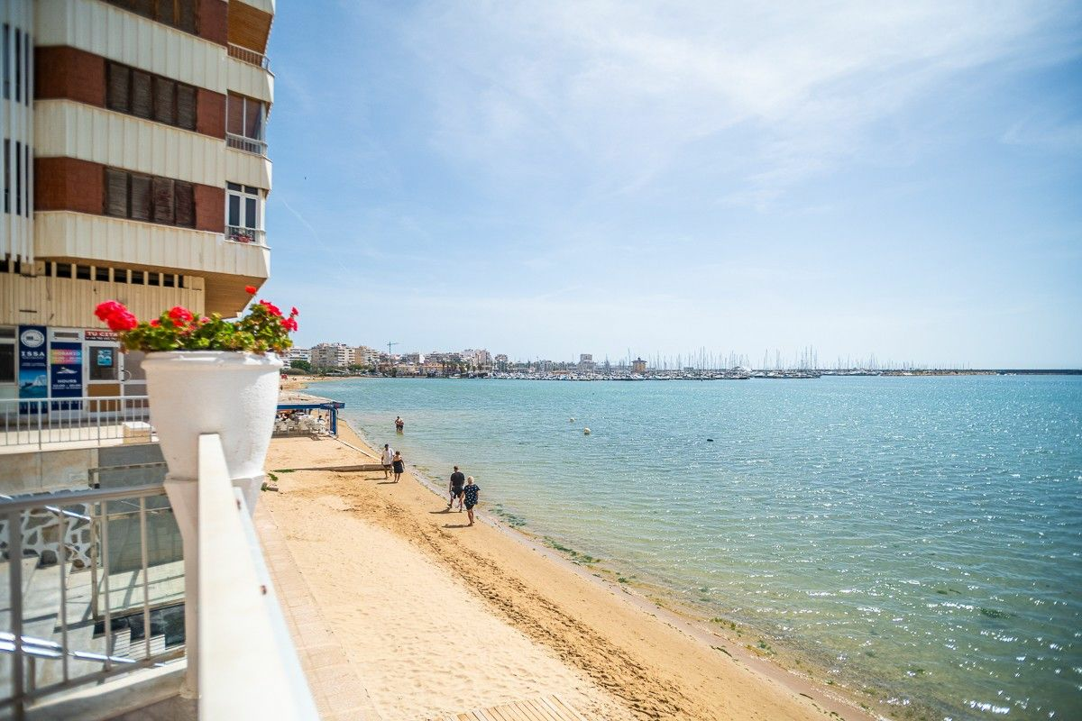 3-bedroom Apartment In Torrevieja, Spain (110 M²)
