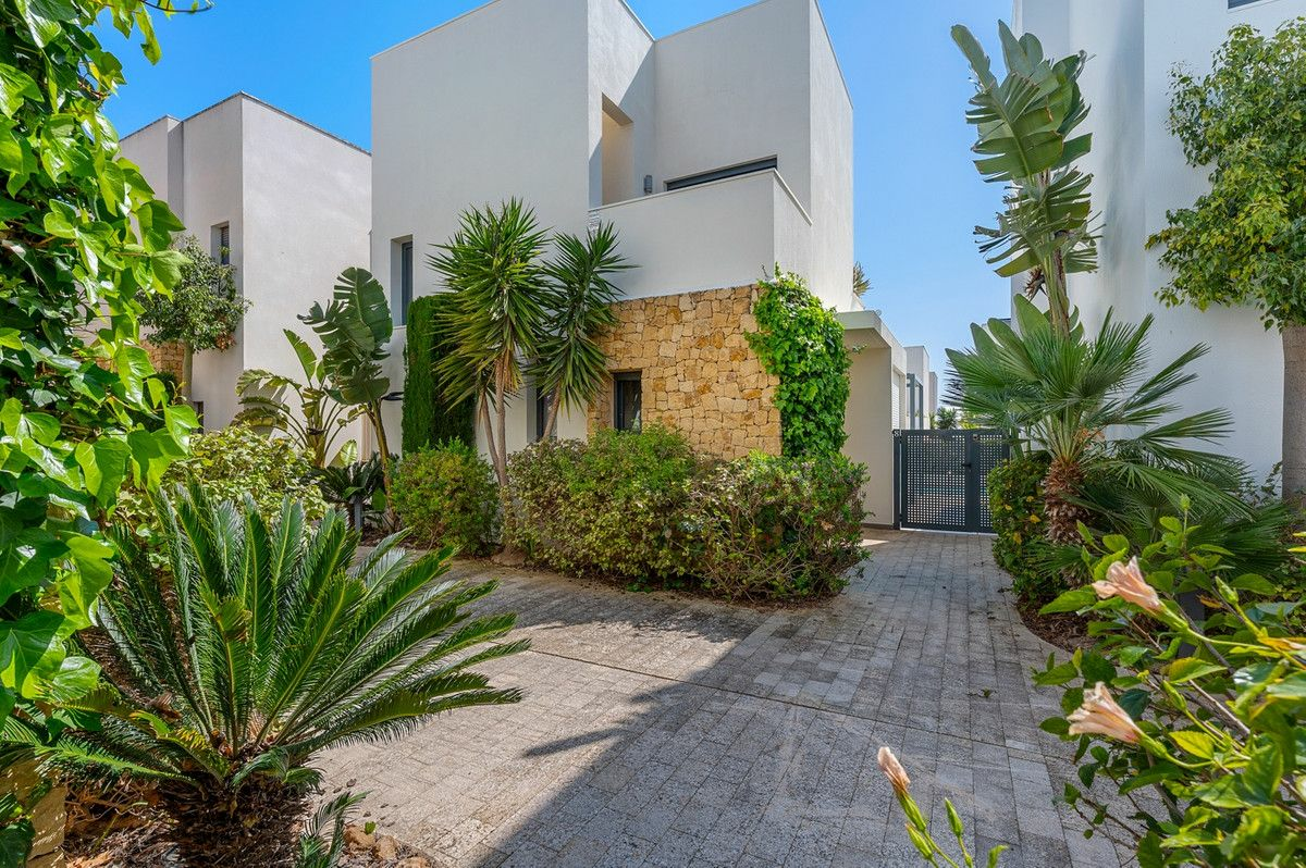 2-bedroom Villa In Rojales, Spain (92 M²)