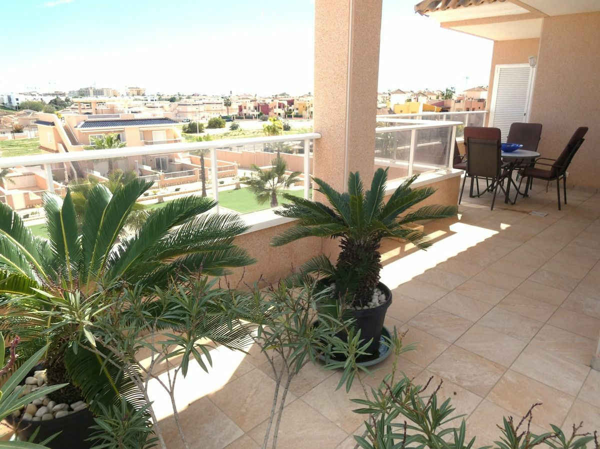 3-bedroom Apartment In Orihuela Costa, Spain (82 M²)