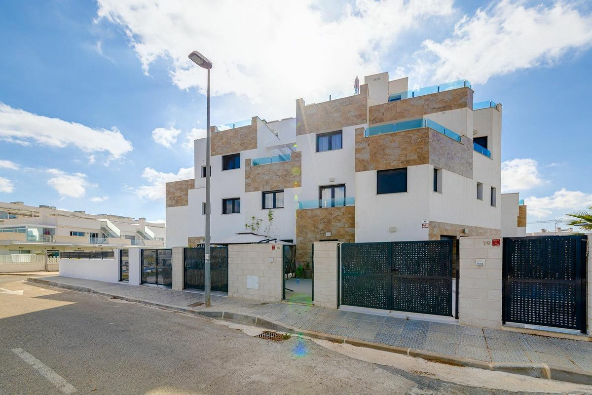 3-bedroom Villa In San Miguel De Salinas, Spain (134 M²)