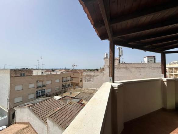 3-bedroom Apartment In Santiago De La Ribera, Spain (180 M²)
